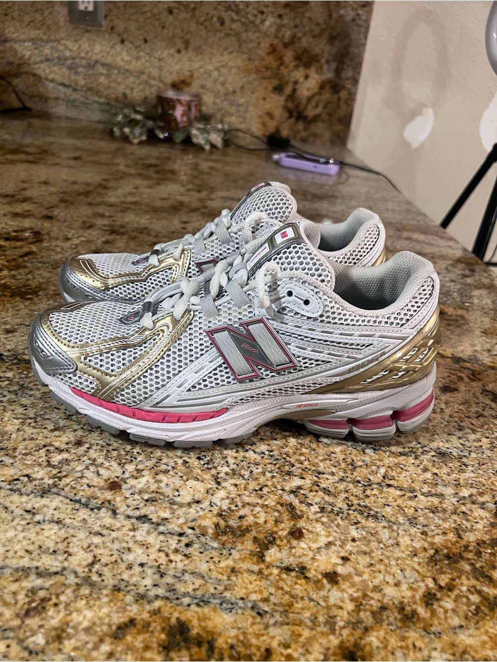 New Balance Men’s White Mesh Running Sneakers with Gold & Pink Highlights